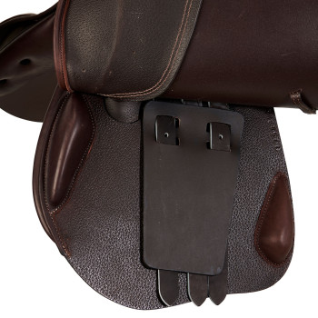 ROMA JUMPING SADDLE WITH HAMMERED LEATHER AND WOOD TREE