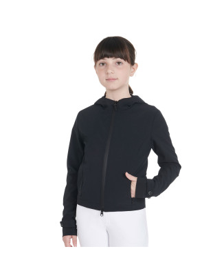 CHAQUETA SOFTSHELL PARA NIÑOS DE CORTE ENCANTADO EN TEJIDO TÉCNICO